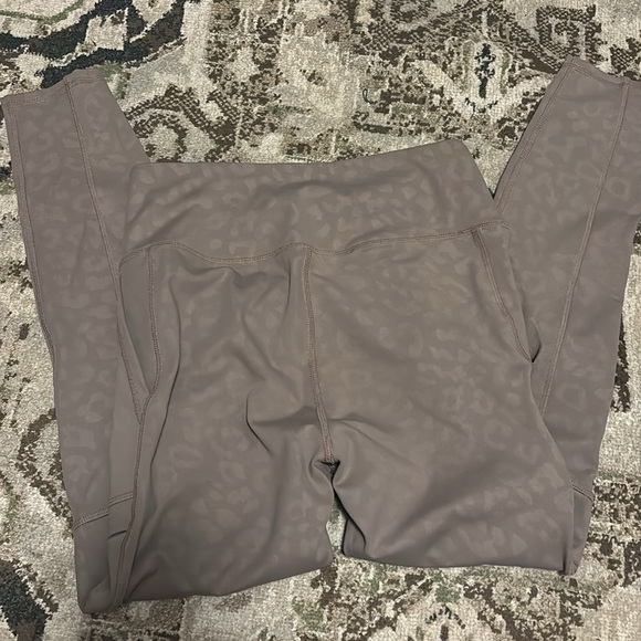 Move Theology leopard embossed mauve grey legging zip side-pockets thick fabric - Picture 2 of 2